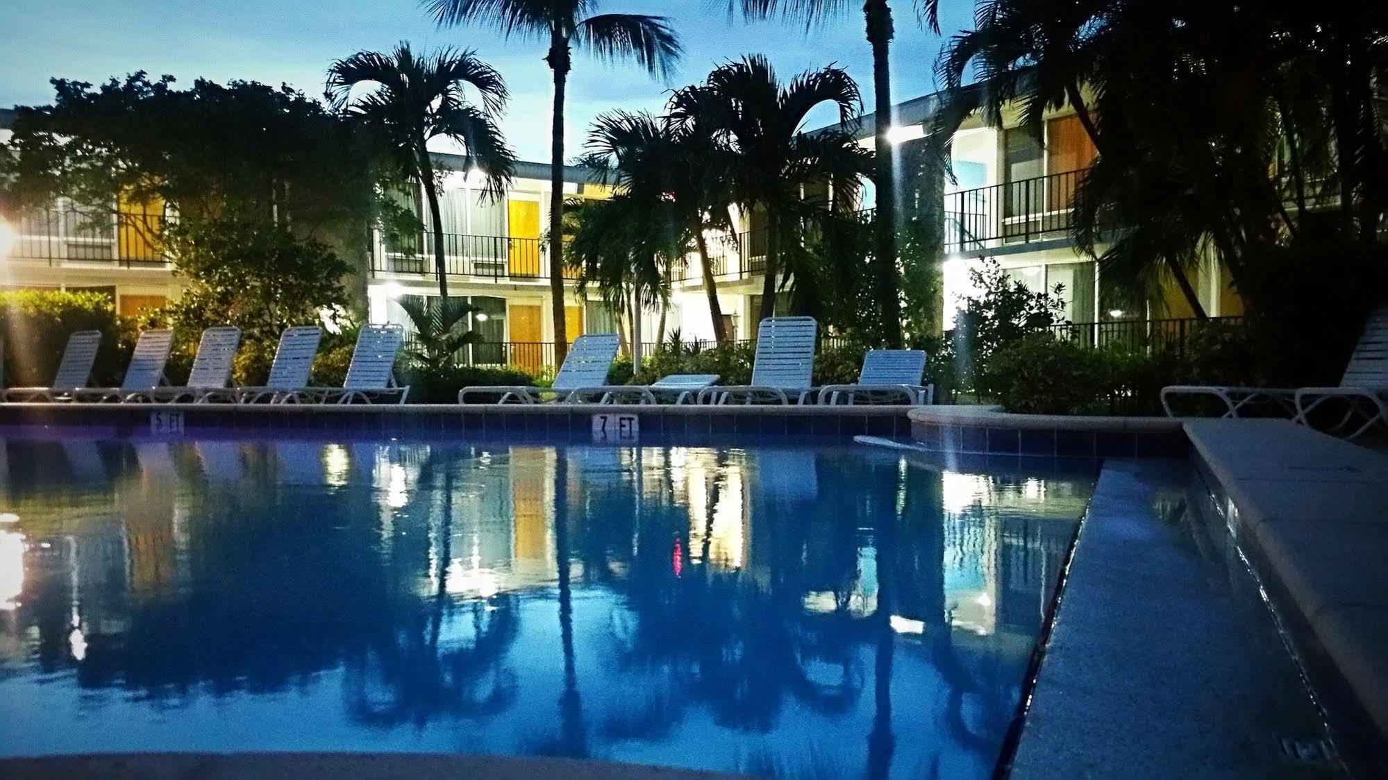 Dolphin Key Resort - Кейп-Корал Экстерьер фото